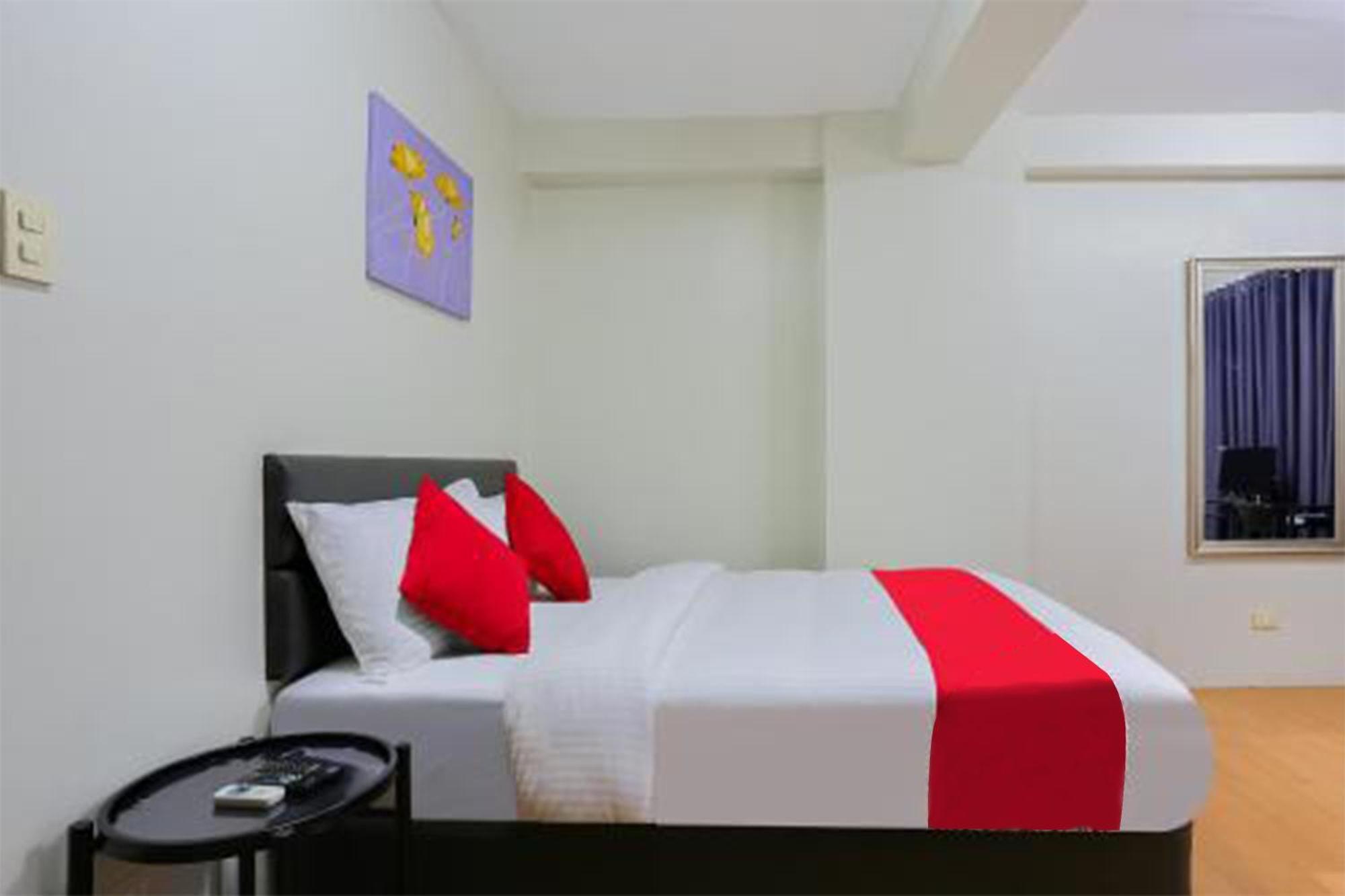 Anglo Residences Manila Кесон-Сити Экстерьер фото